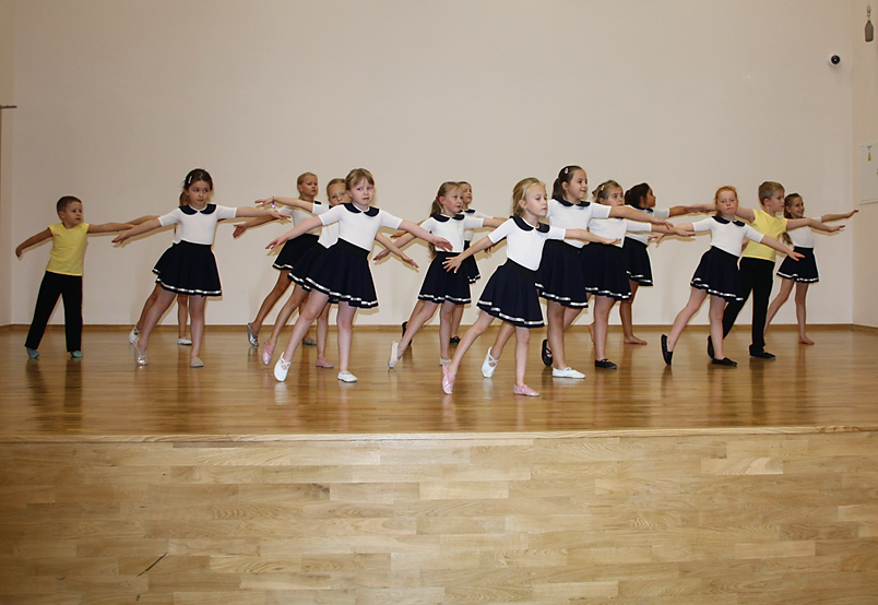 - 4_dance__1_.png